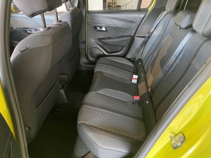 Peugeot 208, Peugeot 208 ALLURE PureTech 100 MAN6 - 2638, barva žlutá