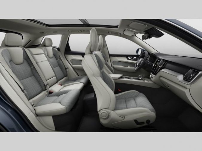 Volvo XC60, T6 AWD RECHARGE 2.0L 253+145 H, barva modrá
