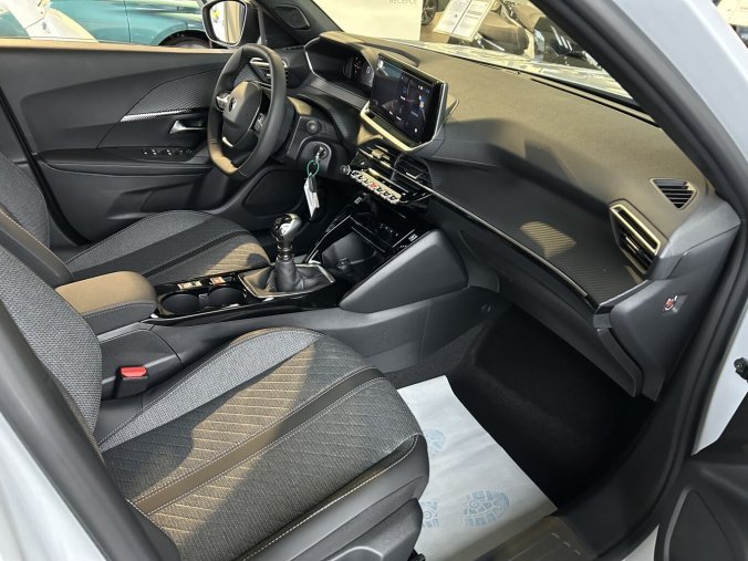 Peugeot 2008, Peugeot 2008 ALLURE PureTech 100k MAN6, barva bílá