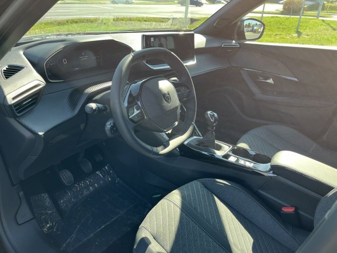Peugeot 2008, Peugeot 2008 ALLURE PureTech 100 S&S MAN6, barva černá