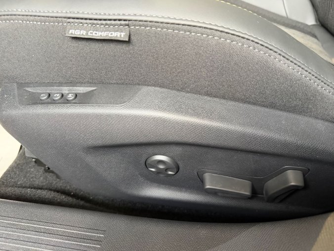 Peugeot 308, Peugeot 308 SW GT Hybrid 145 e-DCS6, barva červená