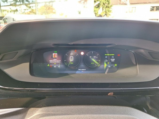 Peugeot 408, Peugeot 408 GT Hybrid 145 e-DCS6, barva červená