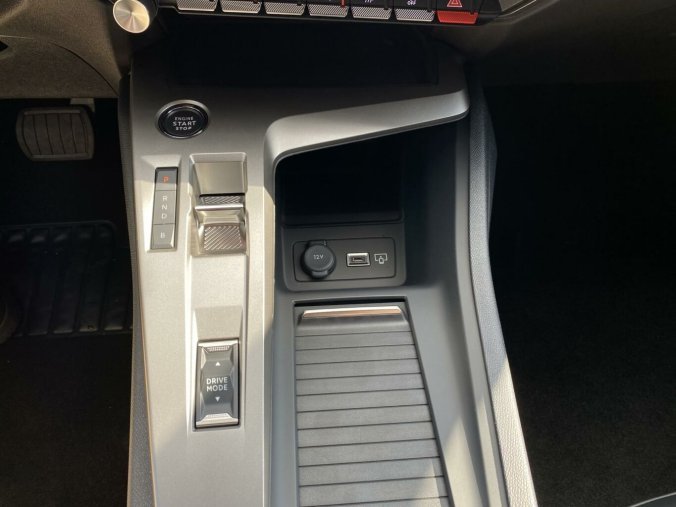 Peugeot 408, Peugeot 408 ALLURE Plug-in HYBRID e-EAT8, barva černá