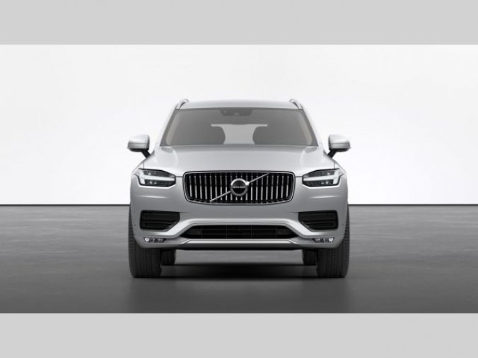 Volvo XC90, B5 2.0L 235 HP MOMENTUM PRO 7S, barva stříbrná