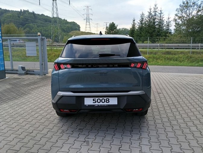 Peugeot 5008, Peugeot 5008 ALLURE Hybrid 145 e-DCS6, barva modrá