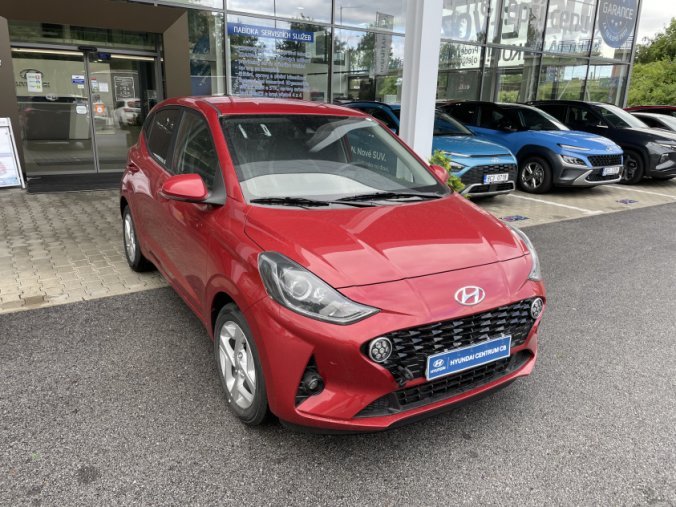 Hyundai i10, 1,0i 5 st. manuální, barva červená