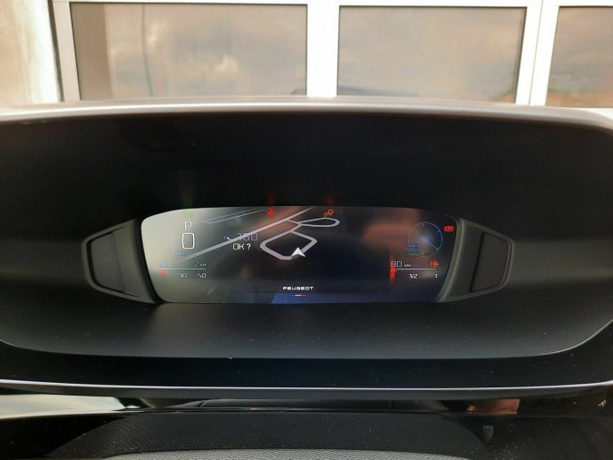 Peugeot 408, Peugeot 408 ALLURE Hybrid 145 e-DCS6, barva bílá