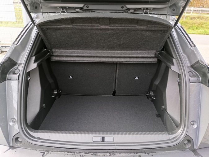 Peugeot 2008, Peugeot 2008 ALLURE PureTech 100 S&S MAN6, barva šedá