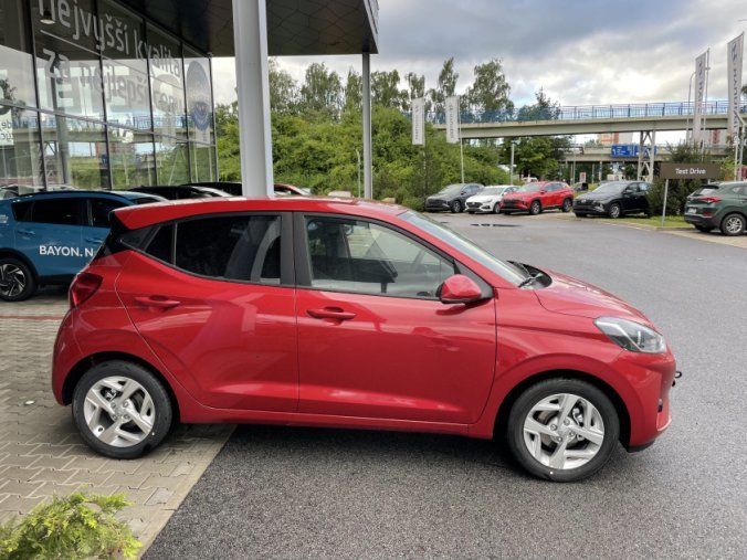 Hyundai i10, 1,0i 5 st. manuální, barva červená