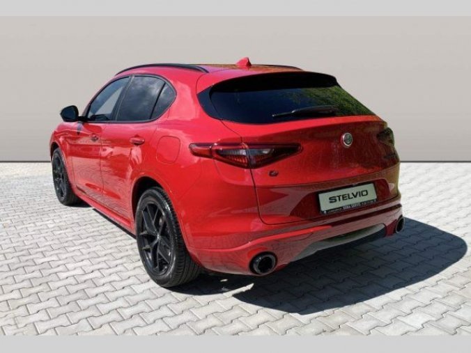 Alfa Romeo Stelvio, 2.0 Turbo 280k Q4 VELOCE, barva červená