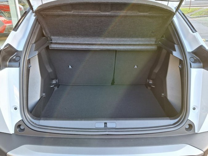 Peugeot 2008, Peugeot 2008 ALLURE 1.2 PT 130K EAT8, barva bílá
