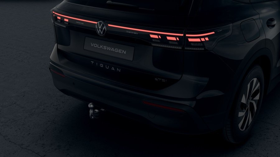 Volkswagen Tiguan, Tiguan People 1,5 eTSI 110 kW mHEV, barva černá