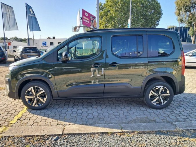 Peugeot Rifter, Peugeot Rifter GT BlueHDi 130 S&S EAT8, barva zelená