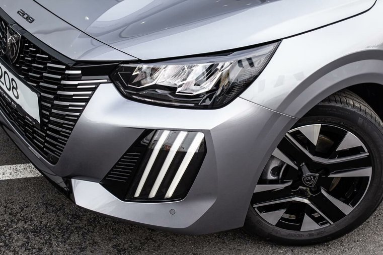 Peugeot 208, Peugeot 208 1,2 ALLURE PT 100 S&S MAN6, barva stříbrná
