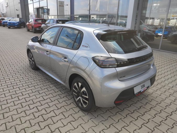Peugeot 208, Peugeot 208 STYLE 1.2i 100k MAN6, barva stříbrná