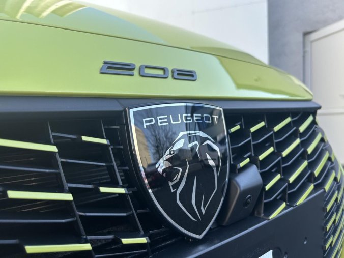 Peugeot 208, Peugeot 208 ALLURE Hybrid 110 e-DCS6, barva zelená