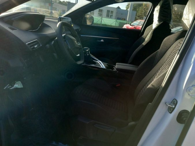 Peugeot 5008, Peugeot 5008 Active Pack PureTech 130 S&amp, barva bílá