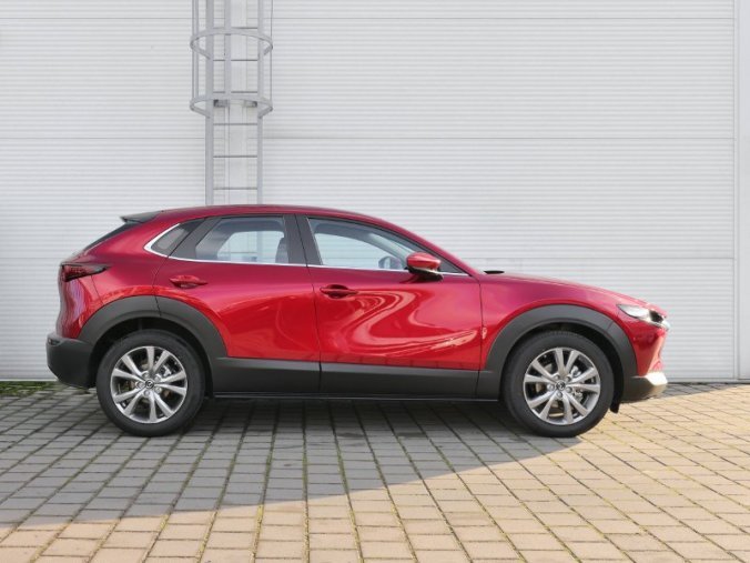 Mazda CX-30, 2,0i Skyactiv-X 180 KW/132k 6MAN, barva červená