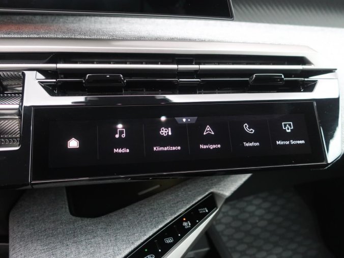 Peugeot 3008, Peugeot 3008 ALLURE Hybrid 145 e-DCS6, barva modrá