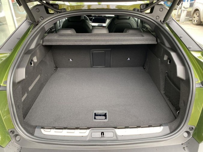 Peugeot 408, Peugeot 408 GT Hybrid 145 e-DCS6, barva zelená