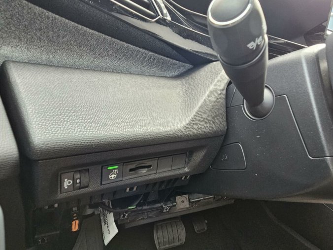 Peugeot 408, Peugeot 408 ALLURE Hybrid 145 e-DCS6, barva modrá