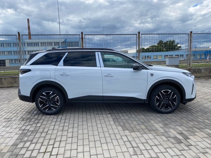 Peugeot 5008, Peugeot 5008 GT Hybrid 145 e-DCS6 - CELOROČNÍ PNEU - 2461, barva modrá