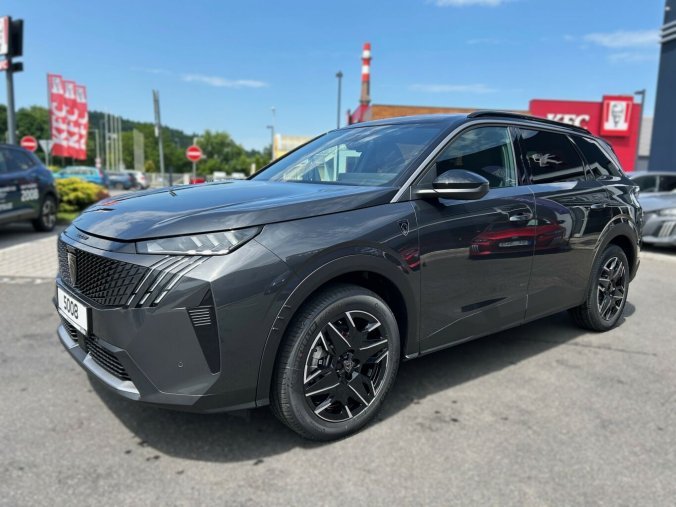 Peugeot 5008, Peugeot 5008 GT Hybrid 145 e-DCS6, barva šedá