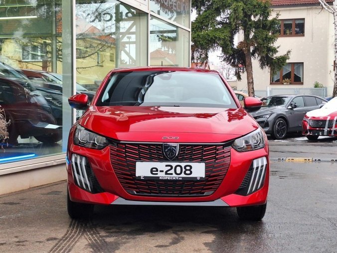 Peugeot 208, Peugeot 208 e-ALLURE Elektromotor 100 kW/1, barva červená