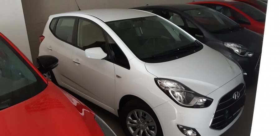 Hyundai i20, 1,6i 92 kW (95 NAT) 6 st. man, barva bílá