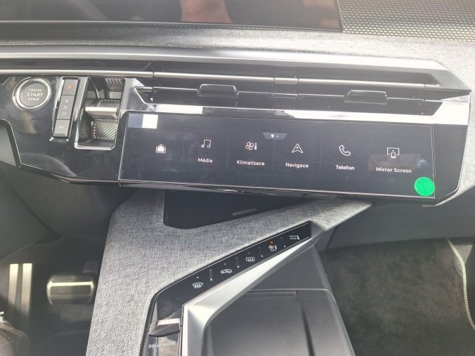 Peugeot 3008, Peugeot 3008 GT Hybrid 145 e-DCS6, barva šedá