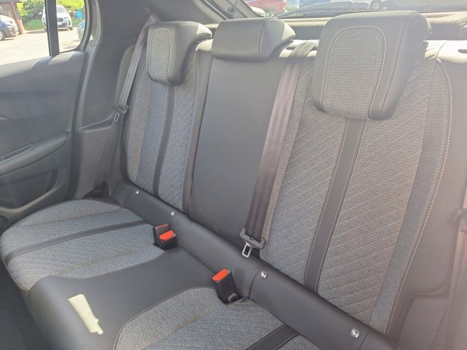 Peugeot 208, Peugeot 208 ALLURE 1.2 TURBO 100k MAN6, barva bílá