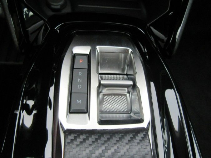 Peugeot 2008, Peugeot 2008 2008 ALLURE  130  EAT8, barva modrá