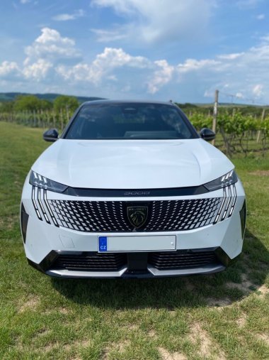 Peugeot 3008, Peugeot 3008 GT Hybrid 136 e-DCS6 - 7353, barva bílá