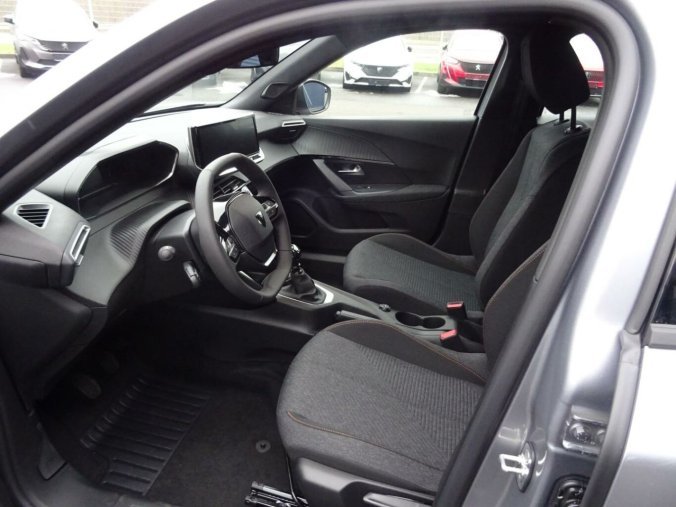 Peugeot 2008, Peugeot 2008 STYLE PureTech 100k MAN6, barva stříbrná