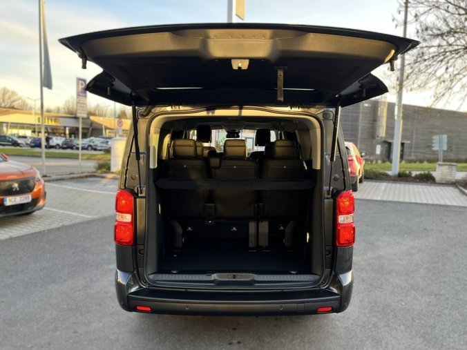 Peugeot Traveller, Peugeot Traveller Allure L3 2.2 BlueHDi 180k EAT8, barva šedá