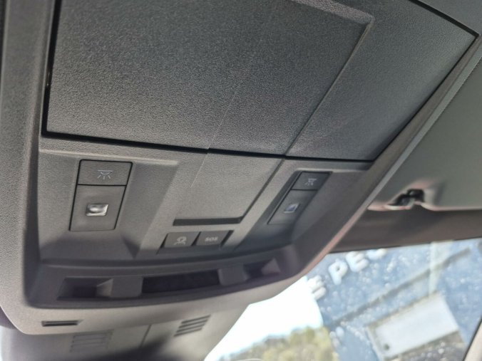 Peugeot 5008, Peugeot 5008 GT Hybrid 136 e-DCS6, barva bílá