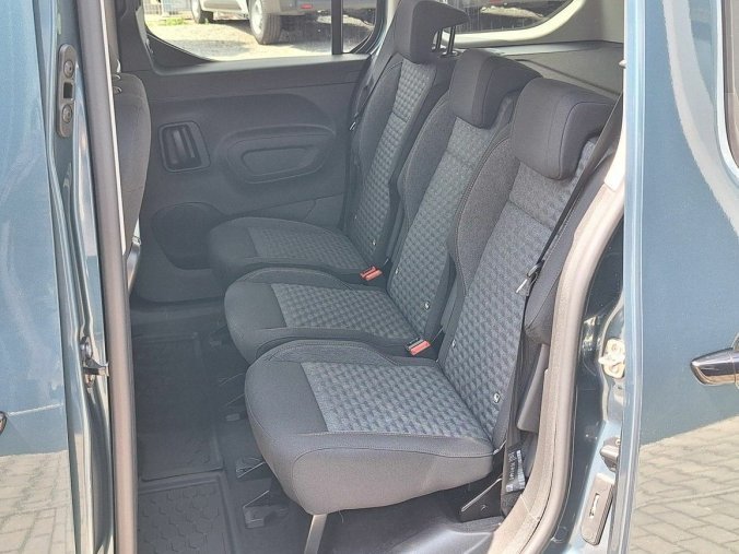 Peugeot Rifter, Peugeot Rifter GT BlHDi 130 EAT8, barva modrá