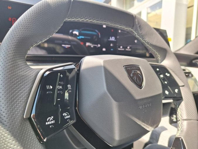 Peugeot 5008, Peugeot 5008 GT Hybrid 145 e-DCS6 SUMMER B, barva modrá
