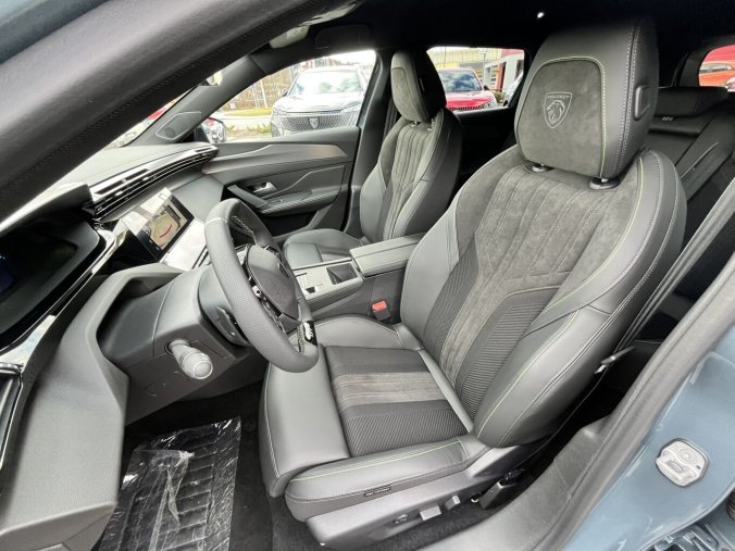 Peugeot 308, Peugeot 308 SW GT Elektromotor 115 kW / 156 k (Baterie 58 kWh), barva šedá