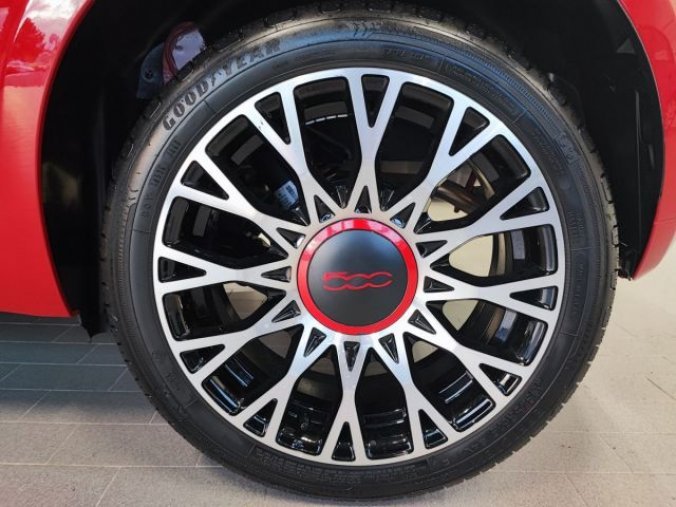 Fiat 500, RED 1.0 BSG HYBRID 70k, barva červená