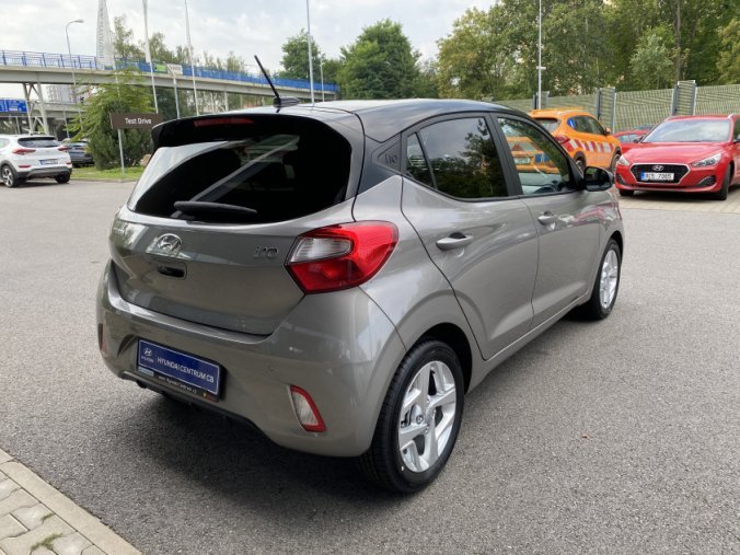 Hyundai i10, 1,0i 5 st. manuální, barva bronzová