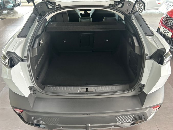 Peugeot 408, Peugeot 408 ALLURE Hybrid 145 e-DCS6, barva bílá