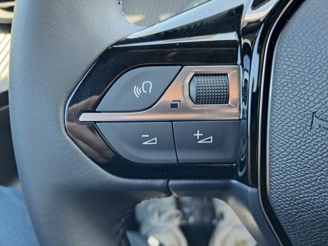 Peugeot 2008, Peugeot 2008 STYLE PureTech 100 S&S MAN, barva modrá