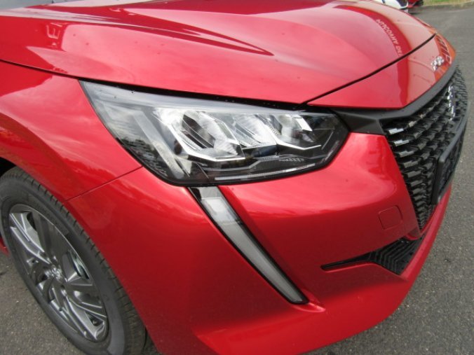 Peugeot 208, ACTIVE PACK 1.2 PureTech 100k, barva červená