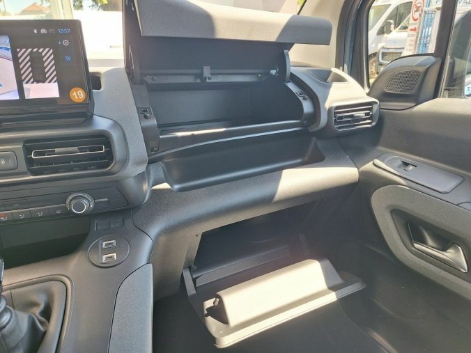 Peugeot Rifter, Peugeot Rifter ALLURE 1.5 BHDi 130K MAN6 N1, barva modrá