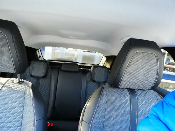 Peugeot 208, Peugeot 208, barva bílá