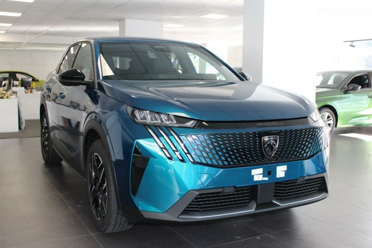 Peugeot 3008, Peugeot 3008 ALLURE Hybrid 145k e-DCS6, barva modrá