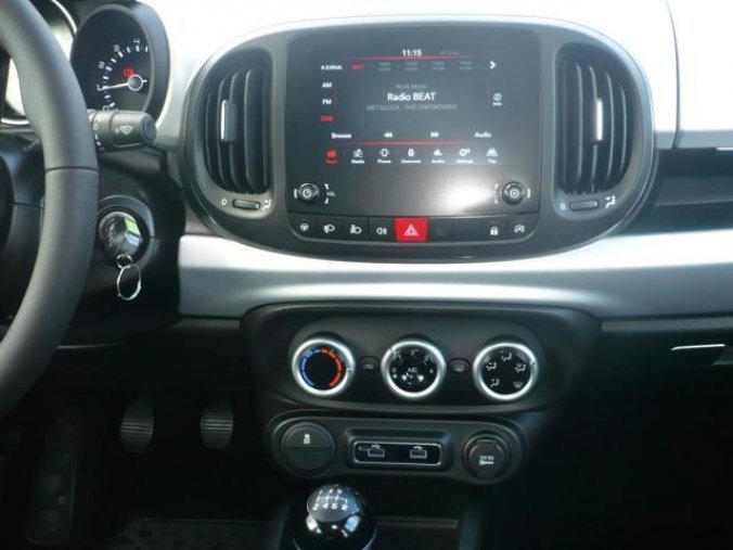 Fiat 500L, 1.4 16v 95k Connect, barva zelená