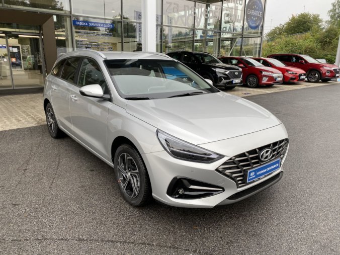 Hyundai i30, 1,5i 81 kW MT, barva stříbrná