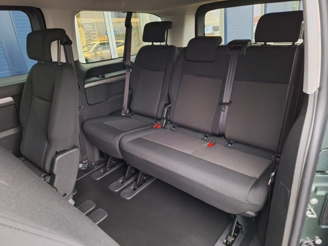 Peugeot Traveller, Peugeot Traveller Active Long 2.0 BHDi 180  EAT8, barva zelená